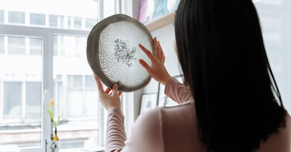 découvrez notre collection de décorations en résine naturelle, alliant élégance et originalité pour sublimer votre intérieur avec des touches artisanales uniques.